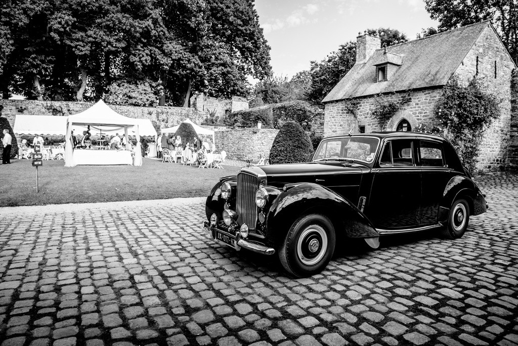 Chaque petit détail compte, et je me dois de saisir chacun de ces petits éléments auxquels vous avez accordé une grande importance. Je réalise le reportage de votre journée de mariage en Bretagne, n&#8217;hésitez pas à me contacter pour connaître mes disponibilités sur 2019 et 2020 !