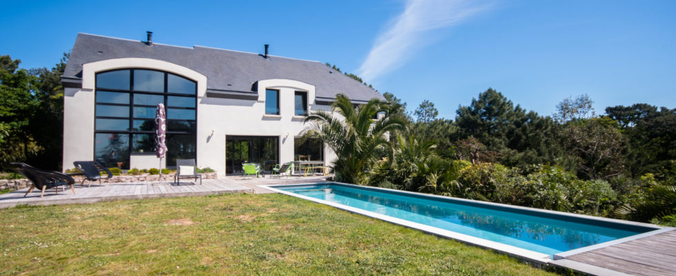 Photographe spécialisé dans l&#8217;immobilier en Bretagne, je réalise un reportage photo pro, pour mettre en avant votre bien à la vente ou locatif. Cela vous permettra de vous distinguer de la concurrence. Meilleure visibilité sur internet, favoriser les appels entrants et prises de contact concernant votre bien, grâce a de [&hellip;]